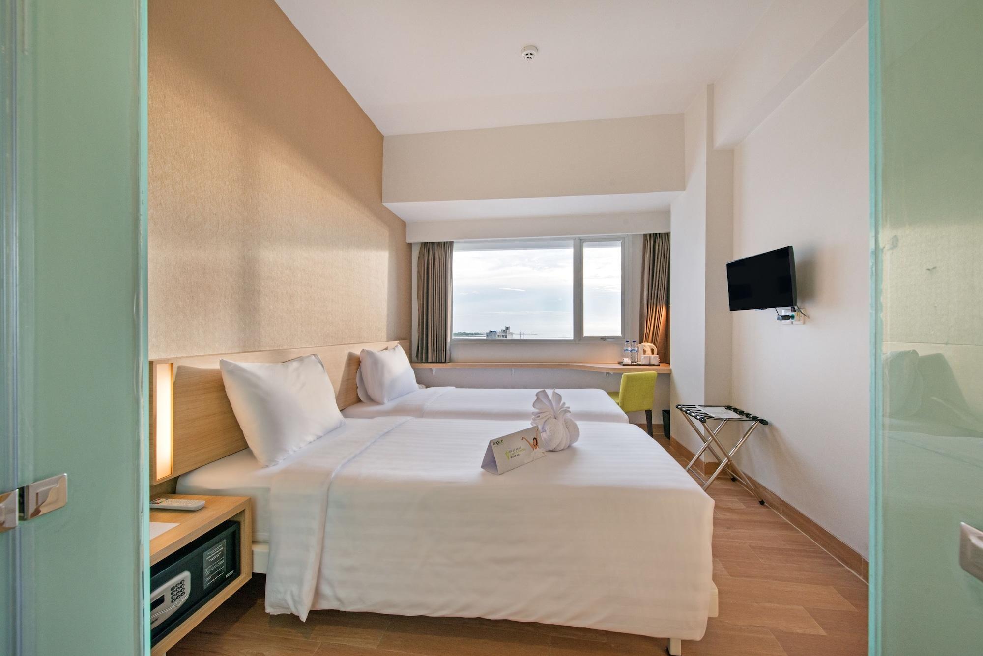 Whiz Prime Hotel Hasanuddin Macasar Exterior foto